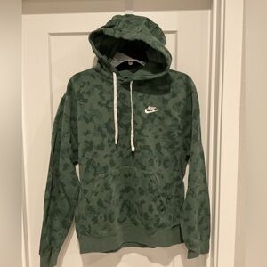 Nike camo hoodie